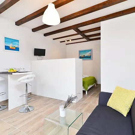 And Kampanel Konukevi